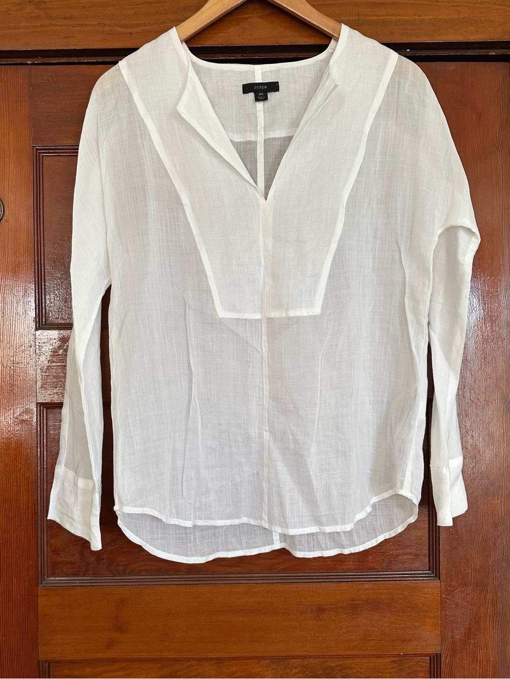 J Crew V-Neck Lightweight Blouse XS White Ramie Airy Beach Coastal Vacay Classic